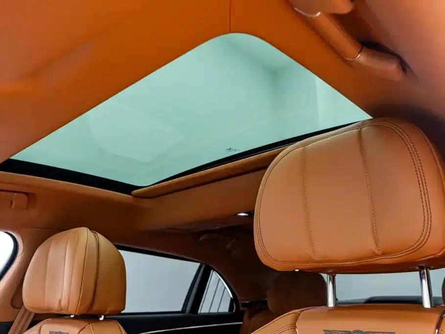 2023 Mercedes-Benz Flying Spur 4.0T V8 Elegance Edition — миниатюра 28