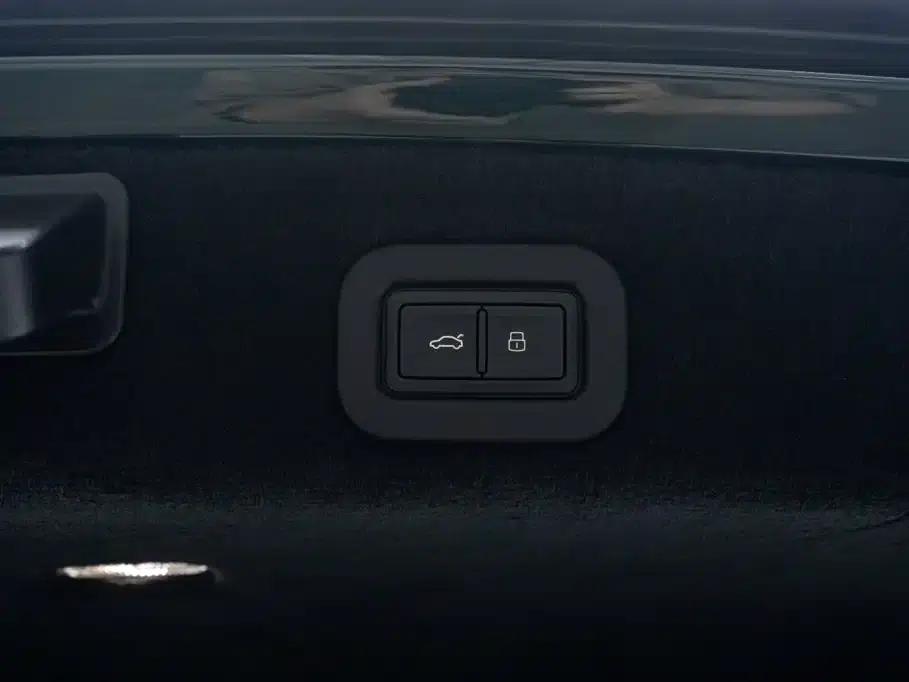 2023 Mercedes-Benz Flying Spur 4.0T V8 Elegance Edition — миниатюра 10