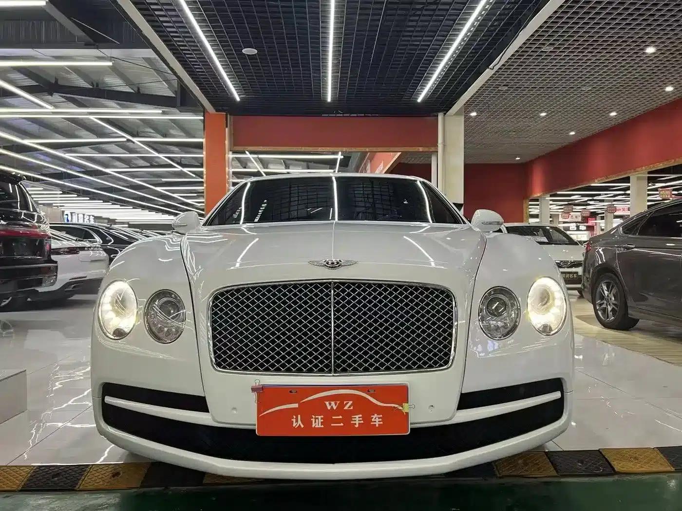 2014 Flying Spur 4.0T V8 Premium Edition — миниатюра 2