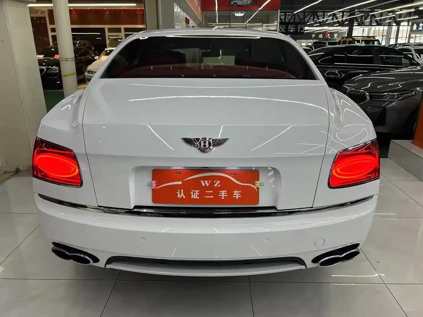 2014 Flying Spur 4.0T V8 Premium Edition — миниатюра 8