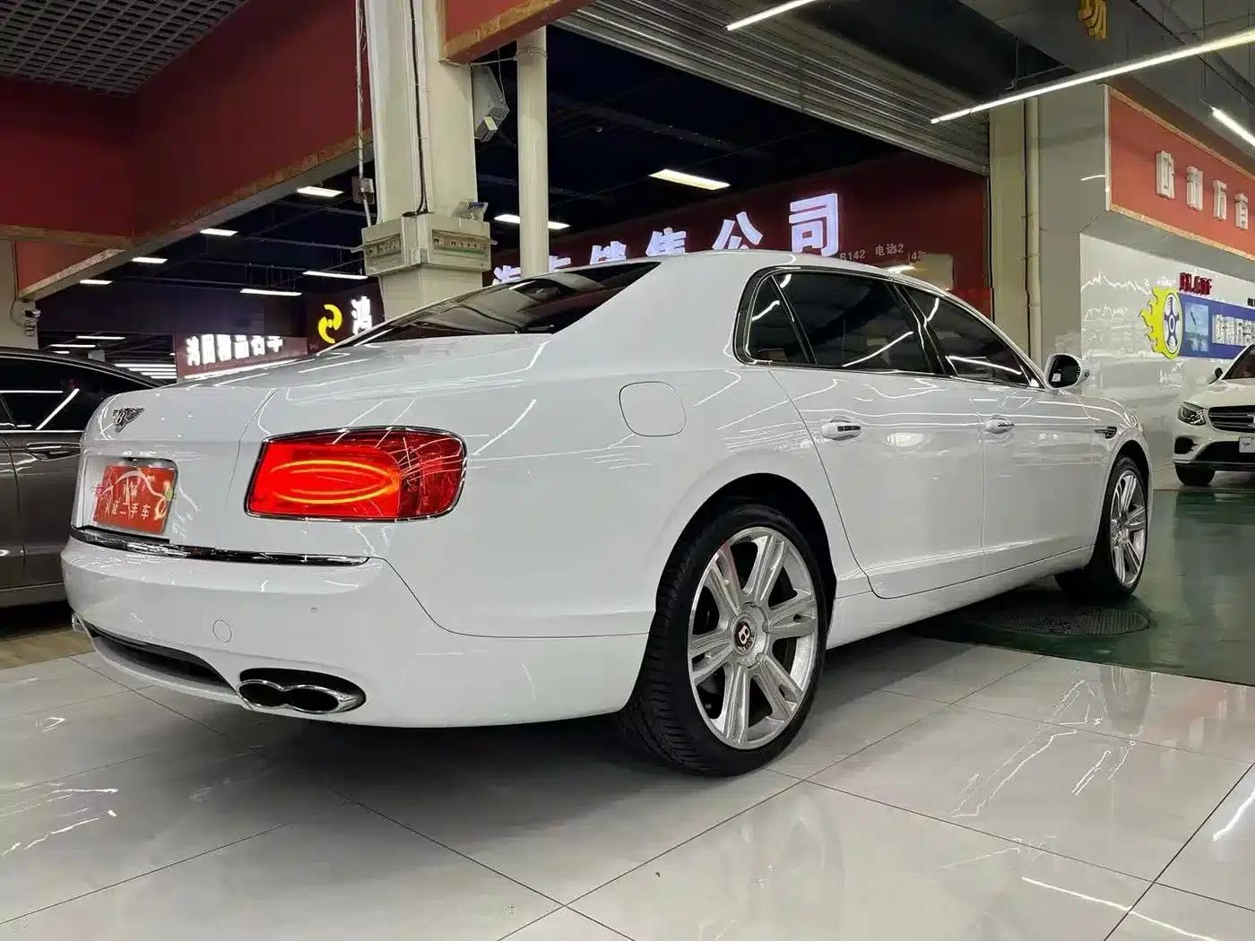 2014 Flying Spur 4.0T V8 Premium Edition — миниатюра 9
