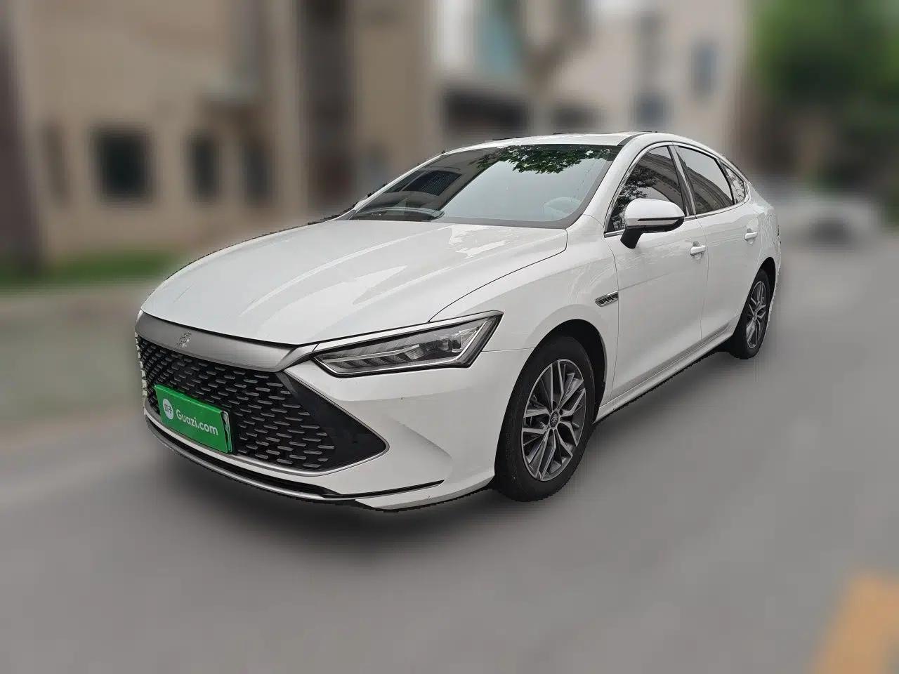 BYD Qin PLUS 2024 HONOR Edition DM-i 55KM Beyond Model — миниатюра 1