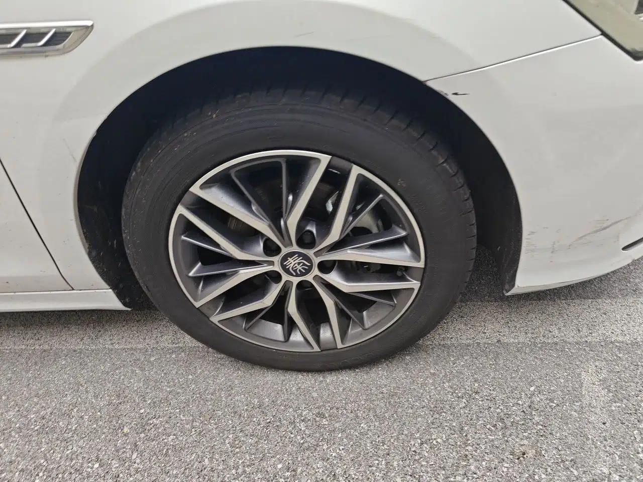 BYD Qin PLUS 2024 HONOR Edition DM-i 55KM Beyond Model — миниатюра 8