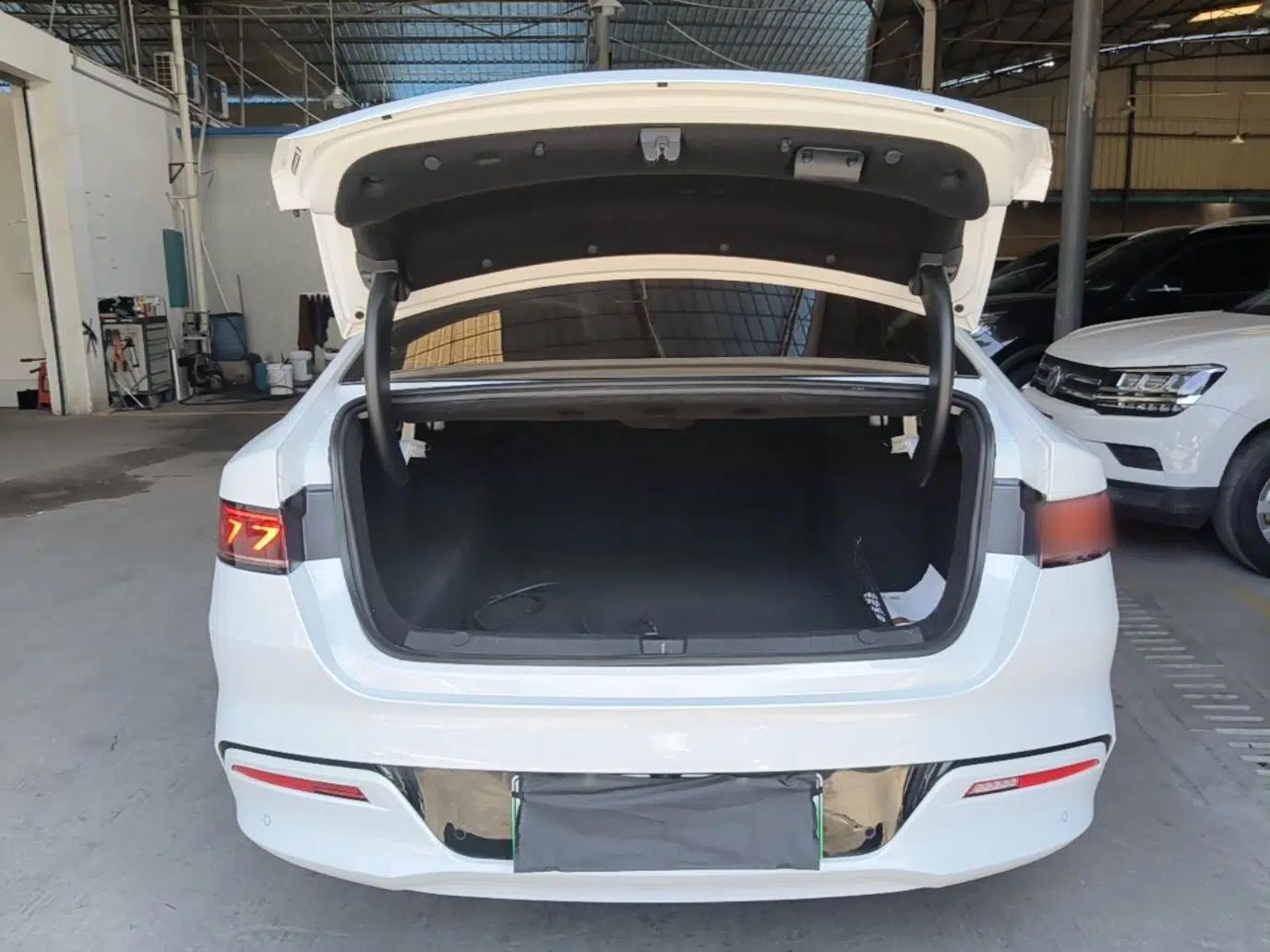 BYD Qin PLUS 2024 HONOR Edition DM-i 55KM Leading Model — миниатюра 22