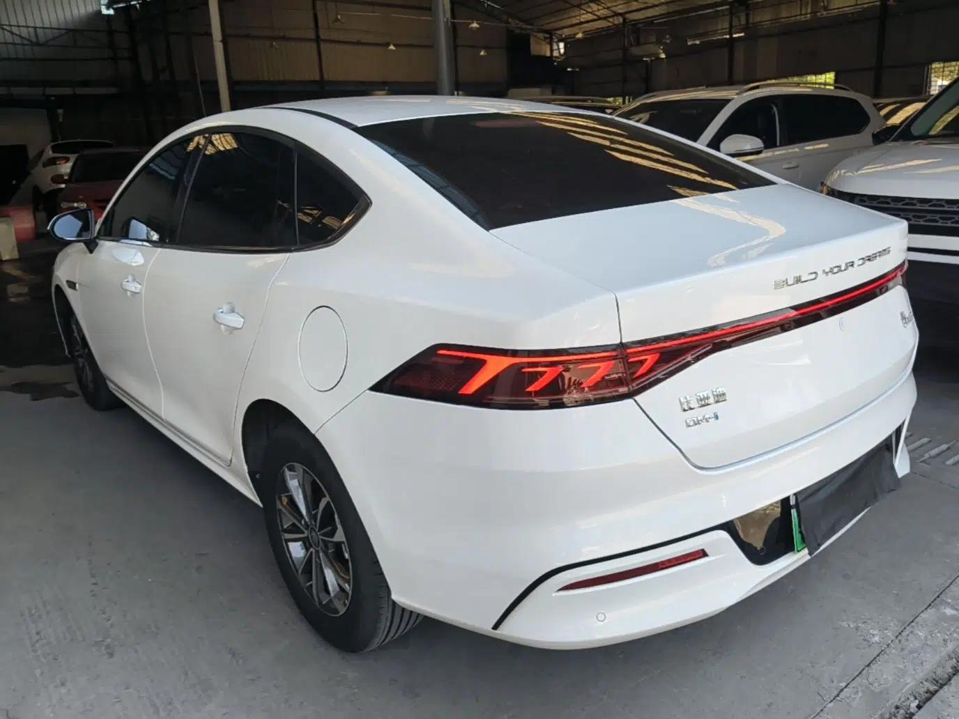 BYD Qin PLUS 2024 HONOR Edition DM-i 55KM Leading Model — миниатюра 4