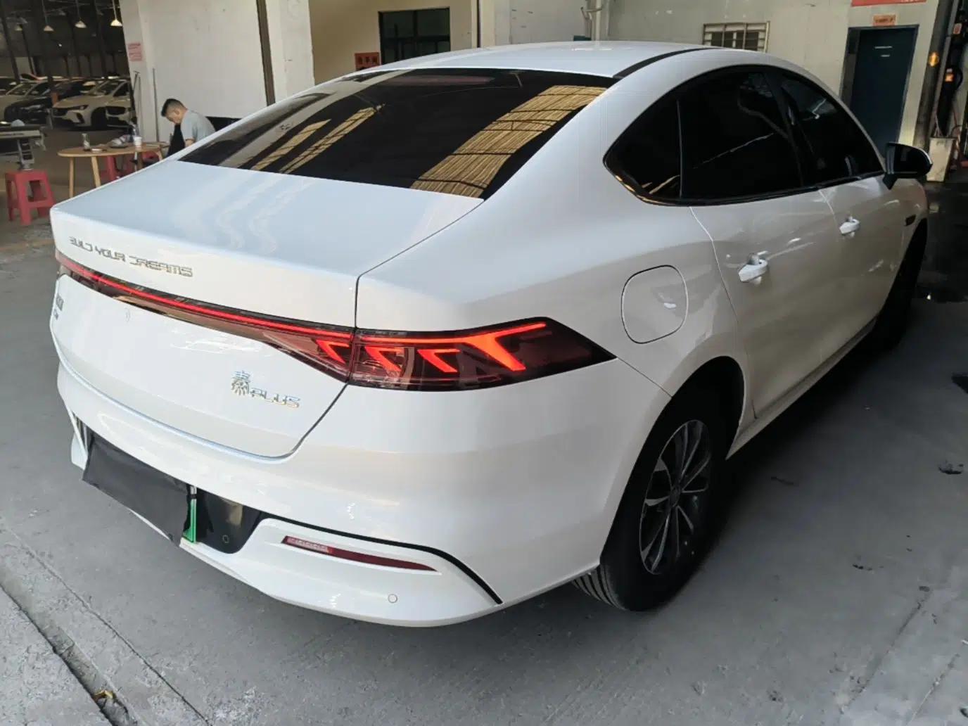 BYD Qin PLUS 2024 HONOR Edition DM-i 55KM Leading Model — миниатюра 6