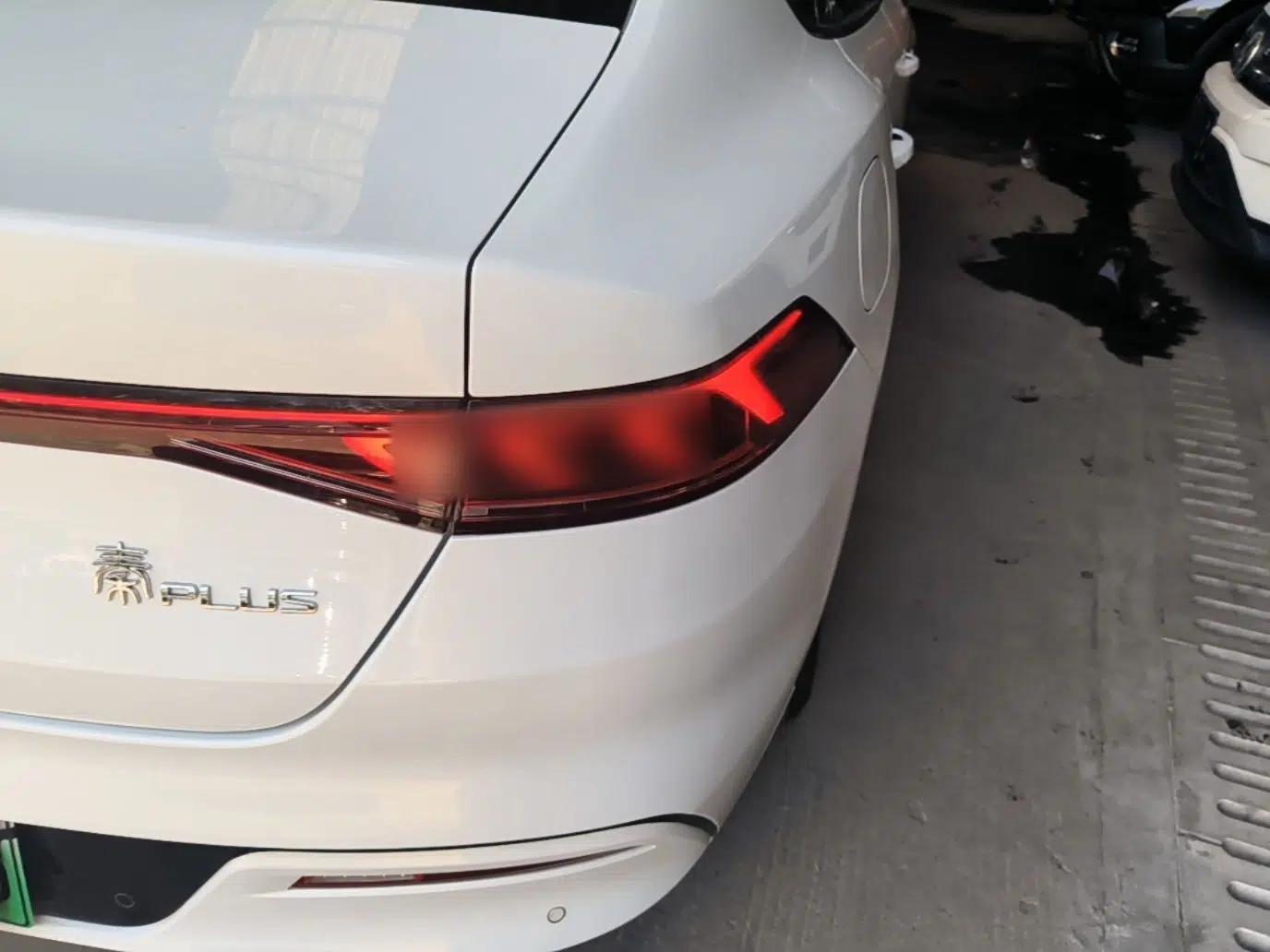 BYD Qin PLUS 2024 HONOR Edition DM-i 55KM Leading Model — миниатюра 9