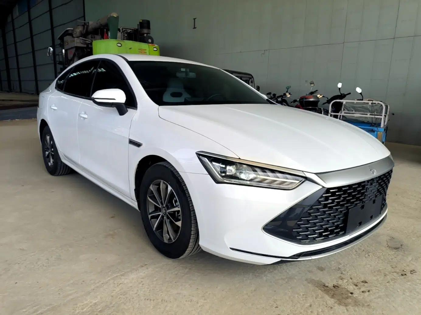 BYD Qin PLUS 2024 HONOR Edition DM-i 55KM Leading Model — миниатюра 3