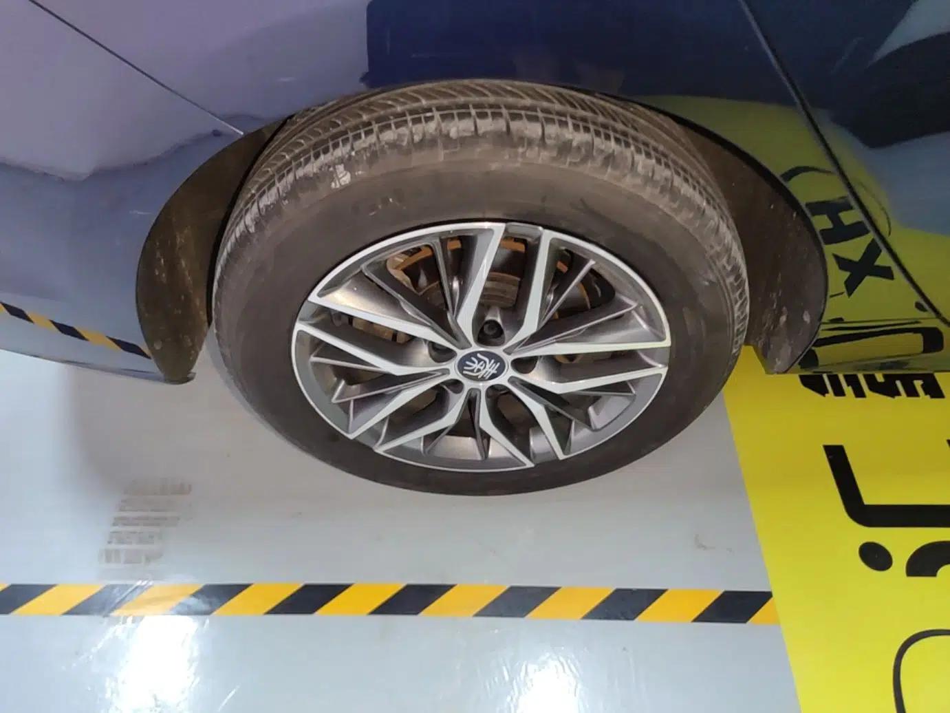 BYD Qin PLUS 2023 Champion Edition DM-i 55KM Superior Model — миниатюра 11
