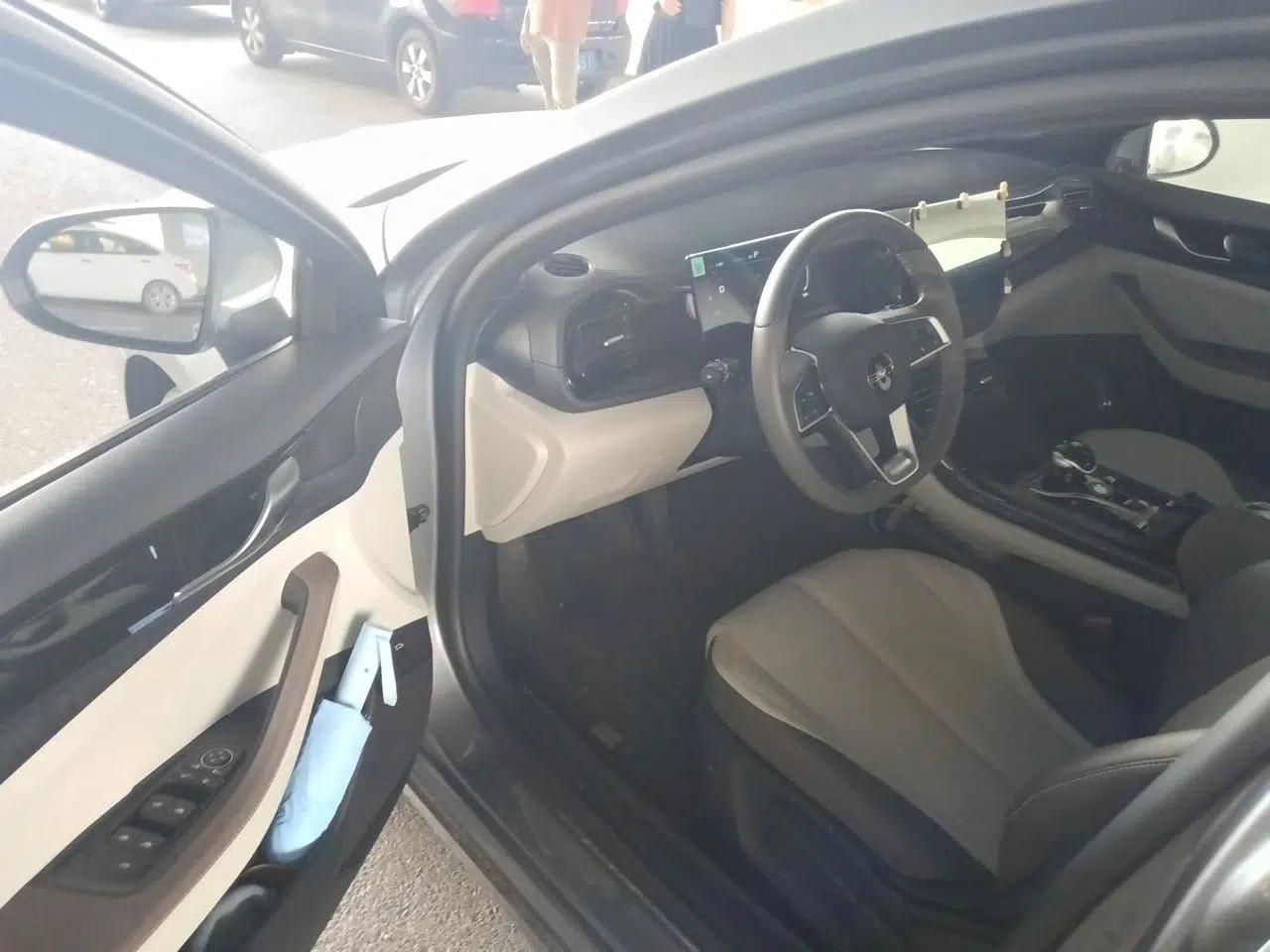 BYD Qin PLUS 2024 HONOR Edition DM-i 55KM Leading Model — миниатюра 16