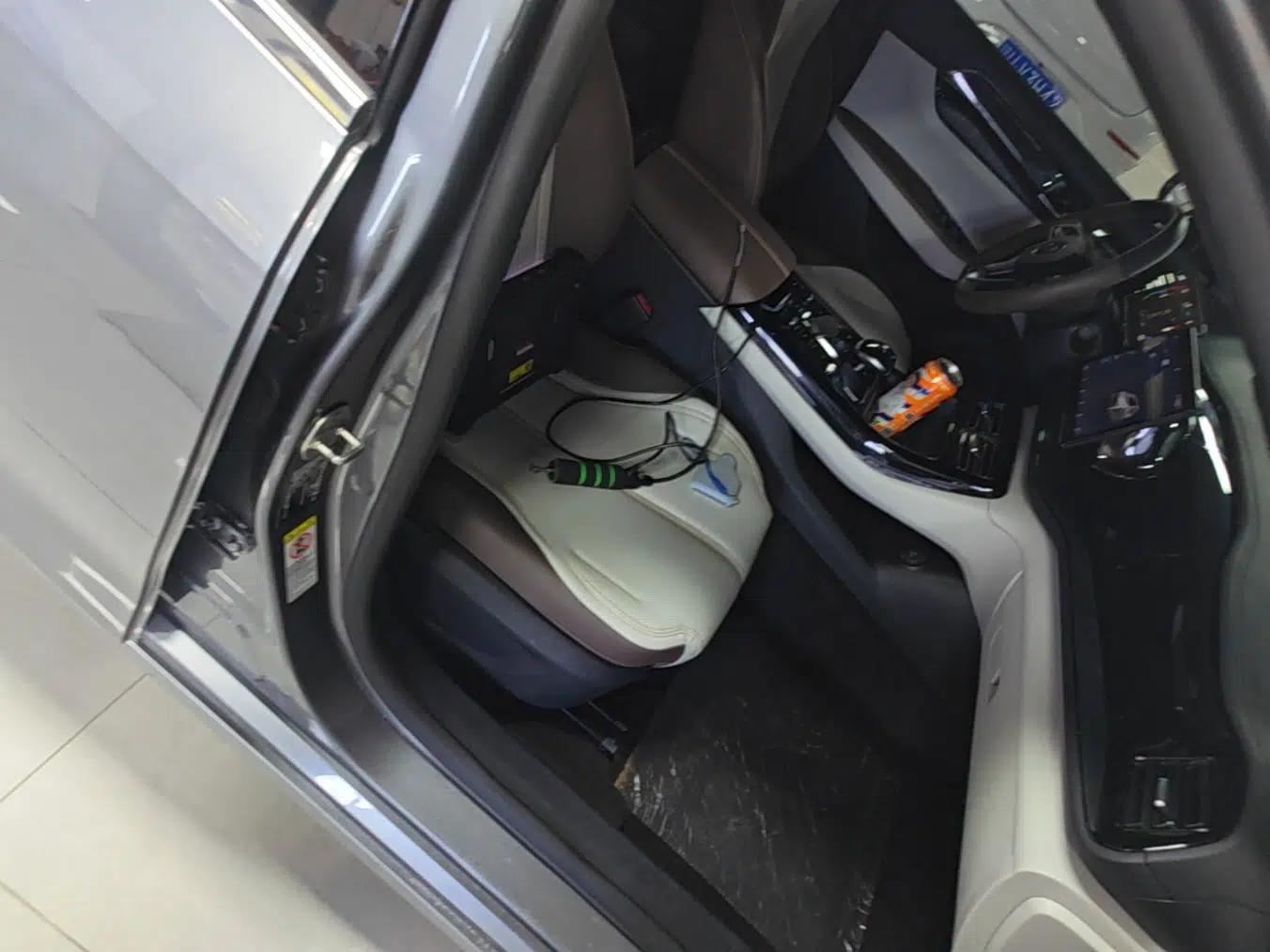 BYD Qin PLUS 2023 Champion Edition DM-i 55KM Leading Model — миниатюра 24