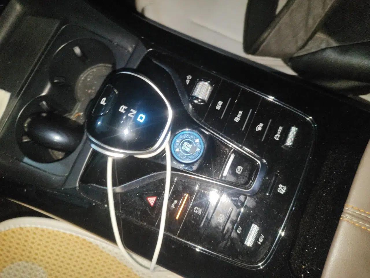 BYD Qin PLUS 2023 Champion Edition DM-i 55KM Leading Model — миниатюра 14
