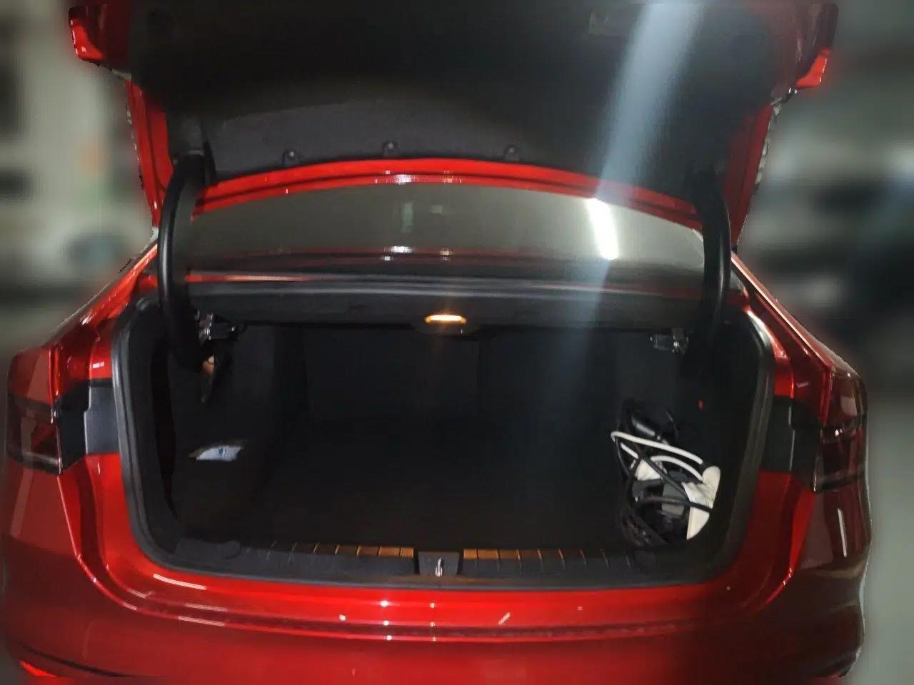 BYD Qin PLUS 2021 DM-i 120KM Prestige Model — миниатюра 19