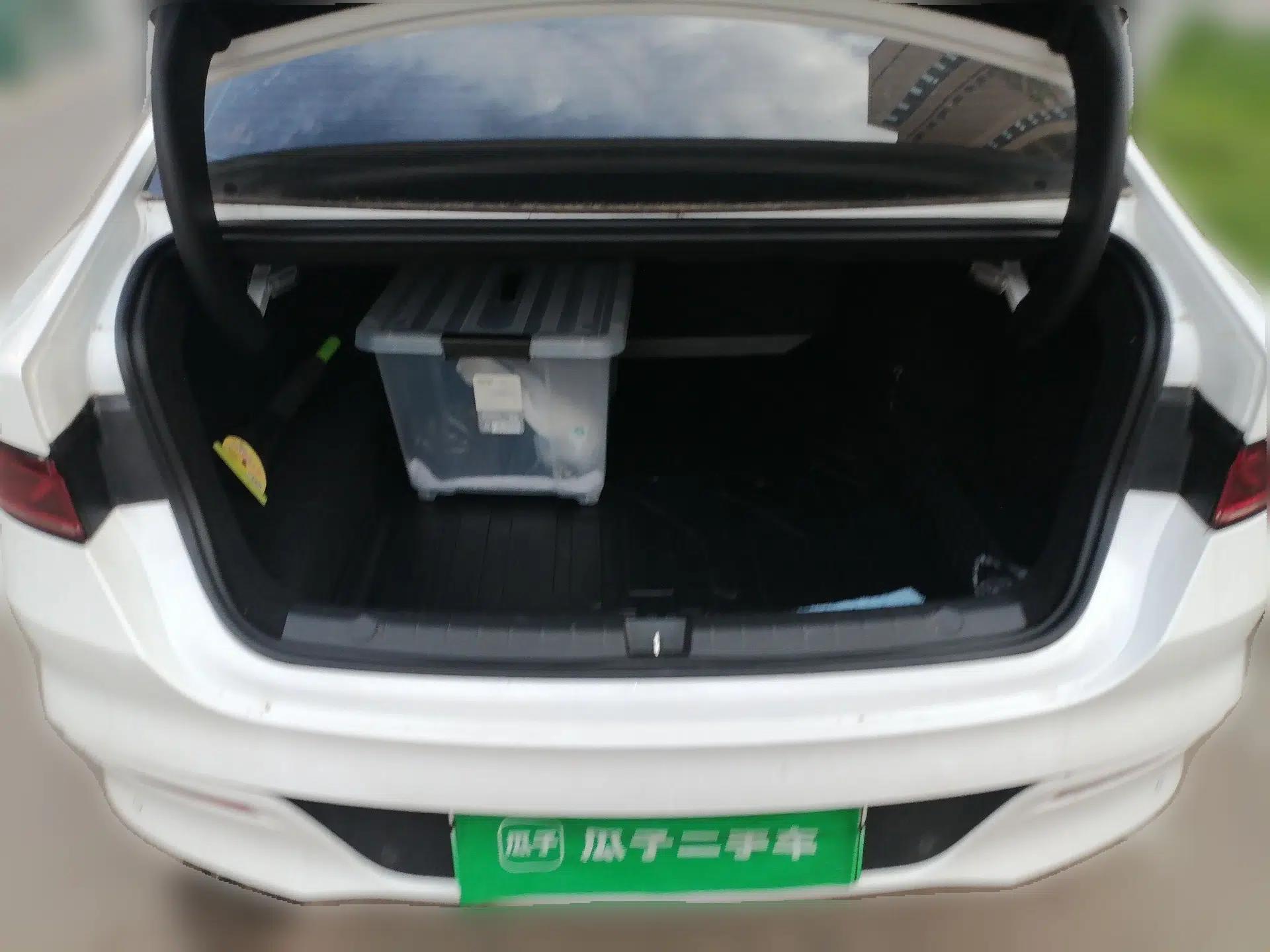 BYD Qin PLUS 2024 HONOR Edition DM-i 55KM Leading Model — миниатюра 19