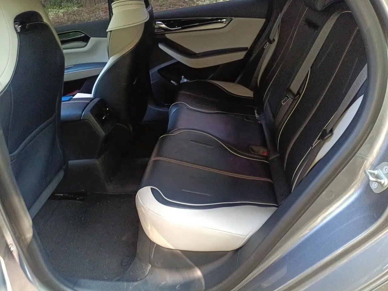 BYD Qin PLUS 2023 Champion Edition DM-i 120KM Beyond Model — миниатюра 17