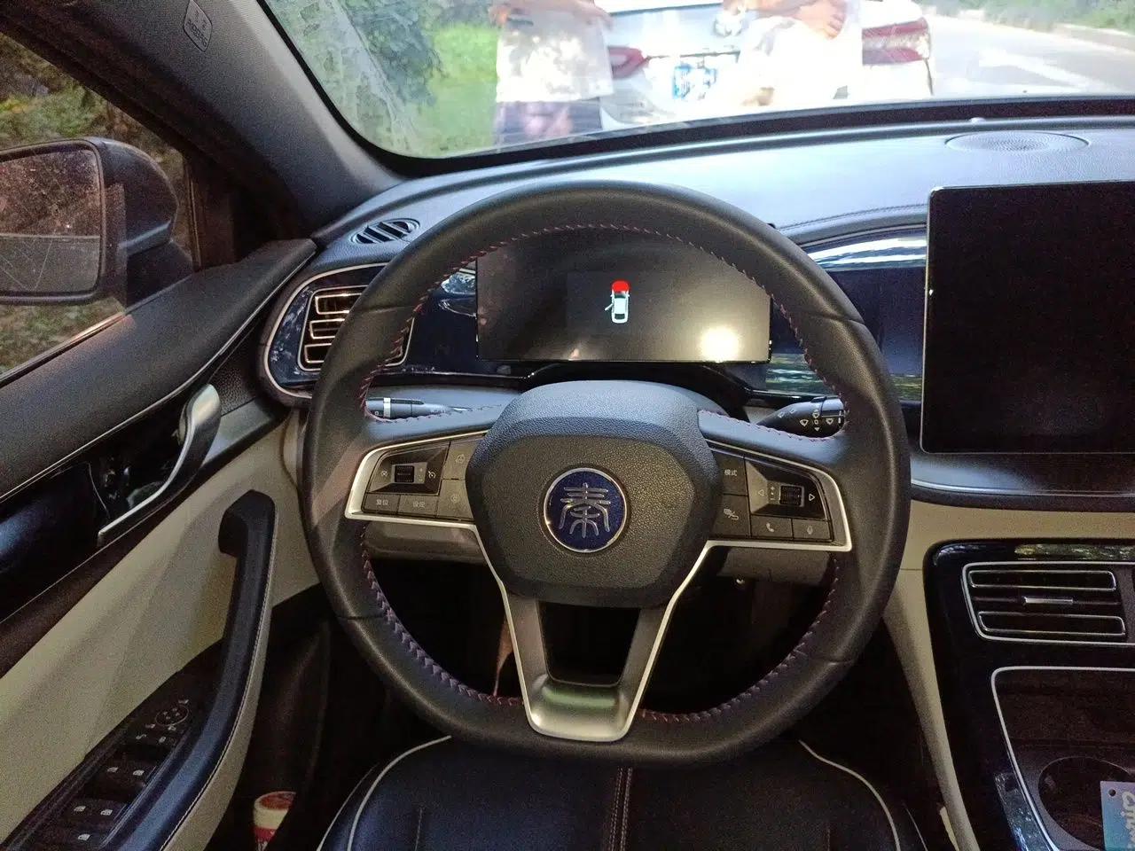 BYD Qin PLUS 2023 Champion Edition DM-i 120KM Beyond Model — миниатюра 10