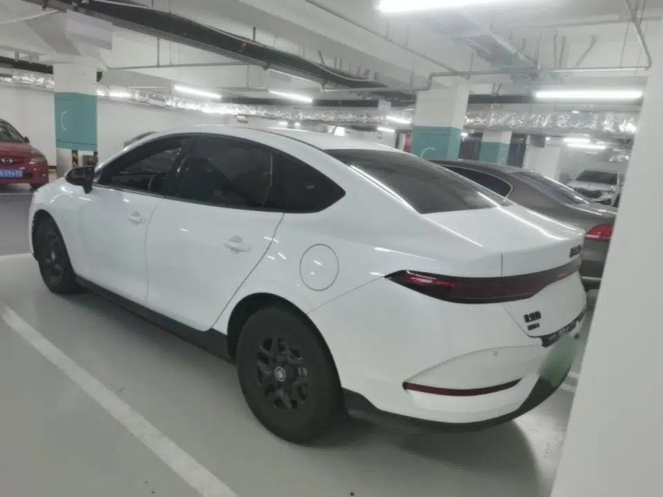 BYD Qin PLUS 2025 DM-i Smart Drive 55KM Leading Model — миниатюра 4