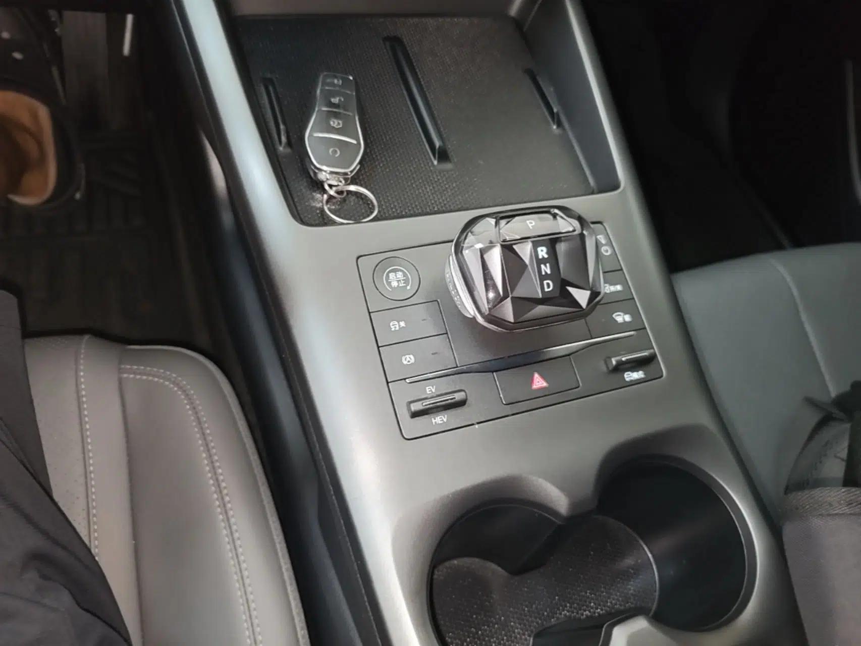BYD Qin PLUS 2025 DM-i Smart Drive 55KM Leading Model — миниатюра 16