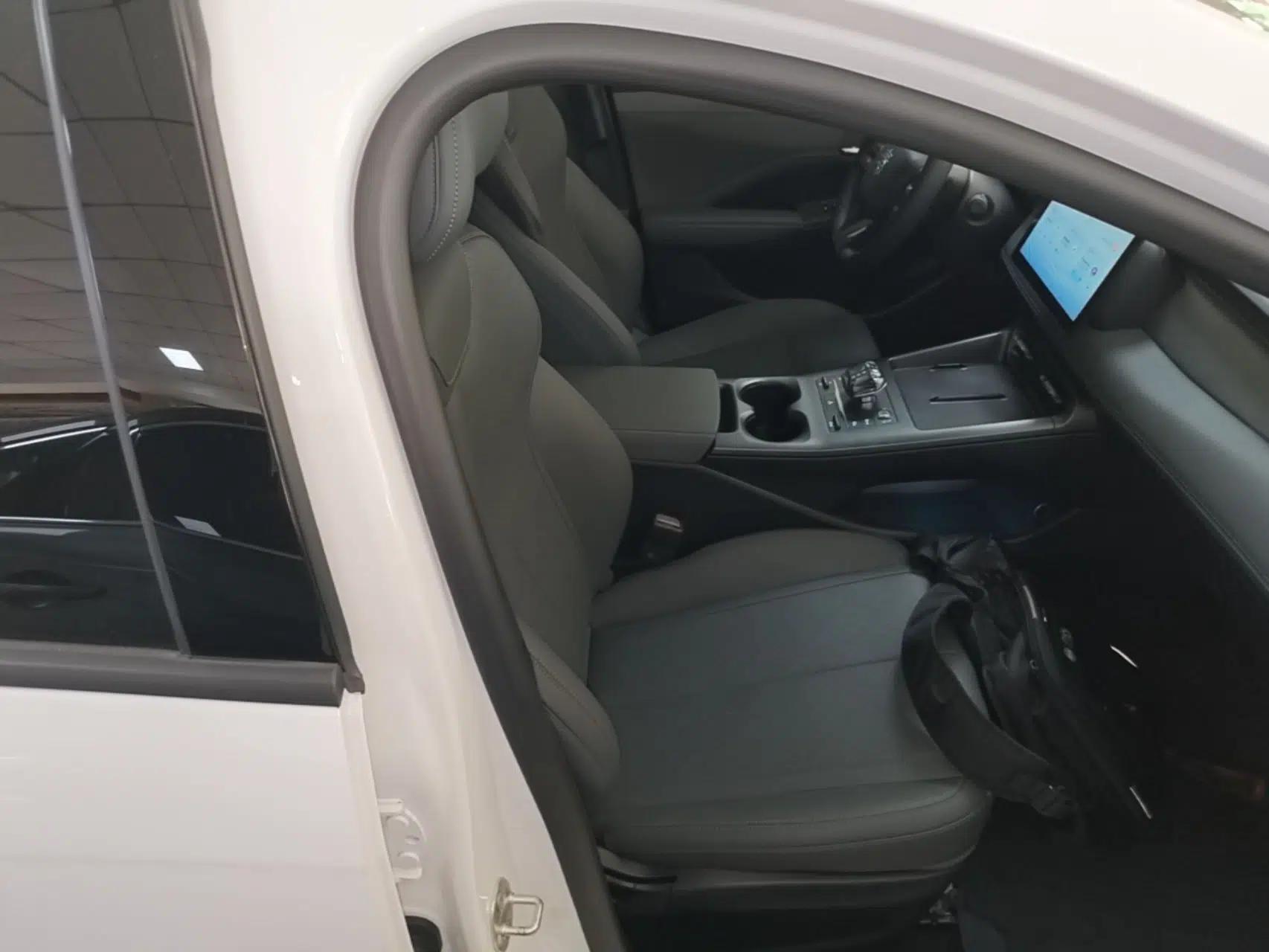 BYD Qin PLUS 2025 DM-i Smart Drive 55KM Leading Model — миниатюра 19