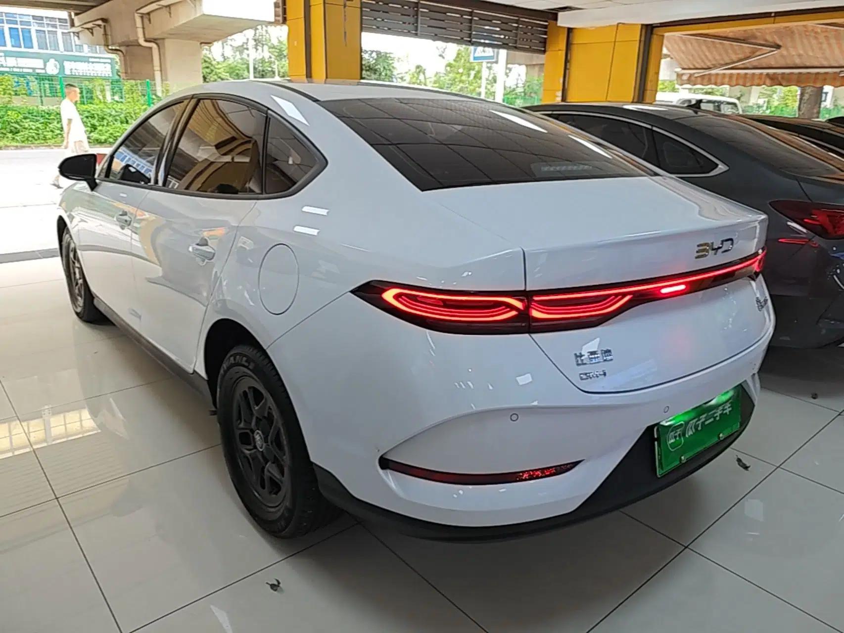 BYD Qin PLUS 2025 DM-i Smart Drive 55KM Leading Model — миниатюра 4