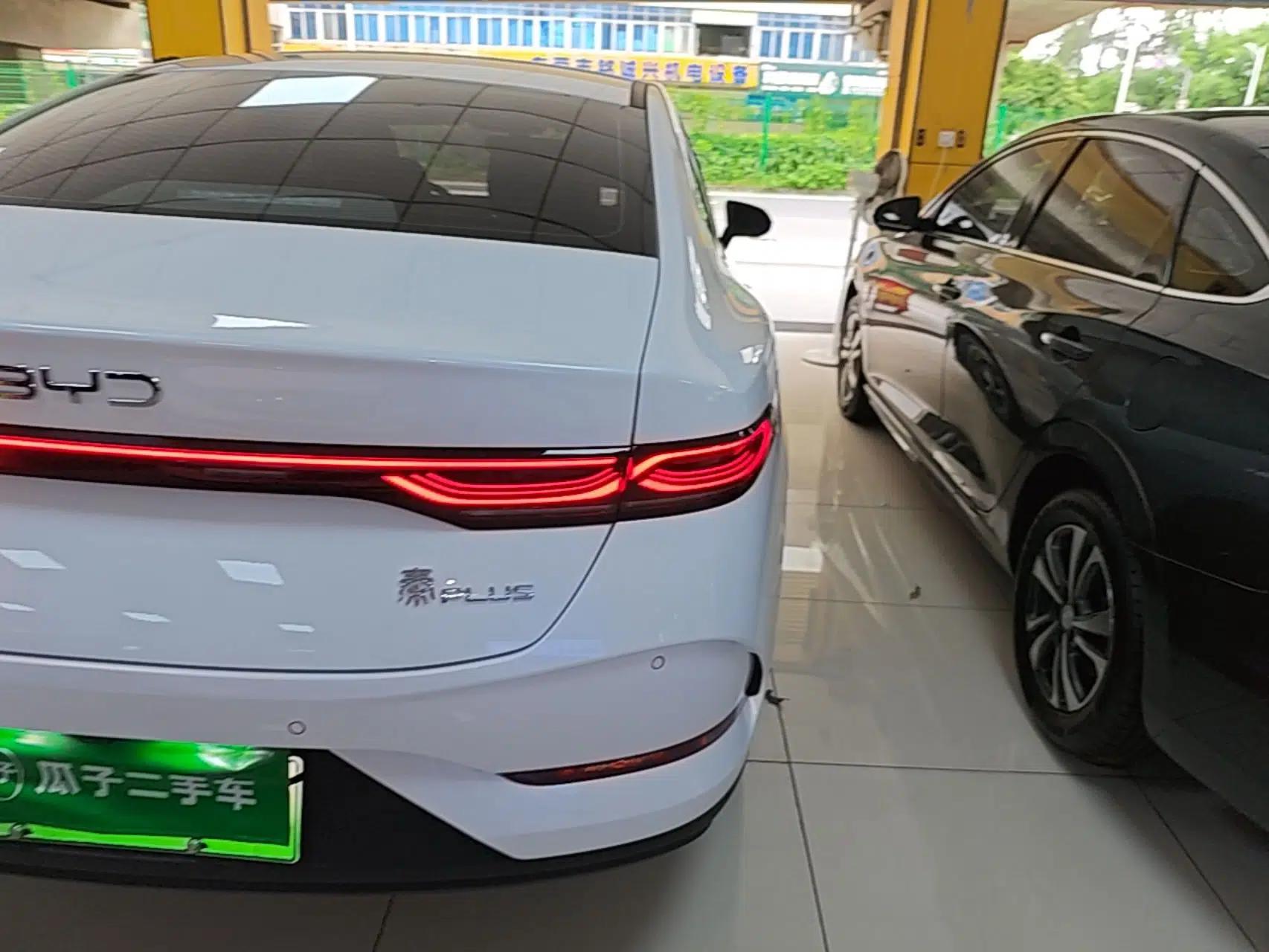 BYD Qin PLUS 2025 DM-i Smart Drive 55KM Leading Model — миниатюра 9