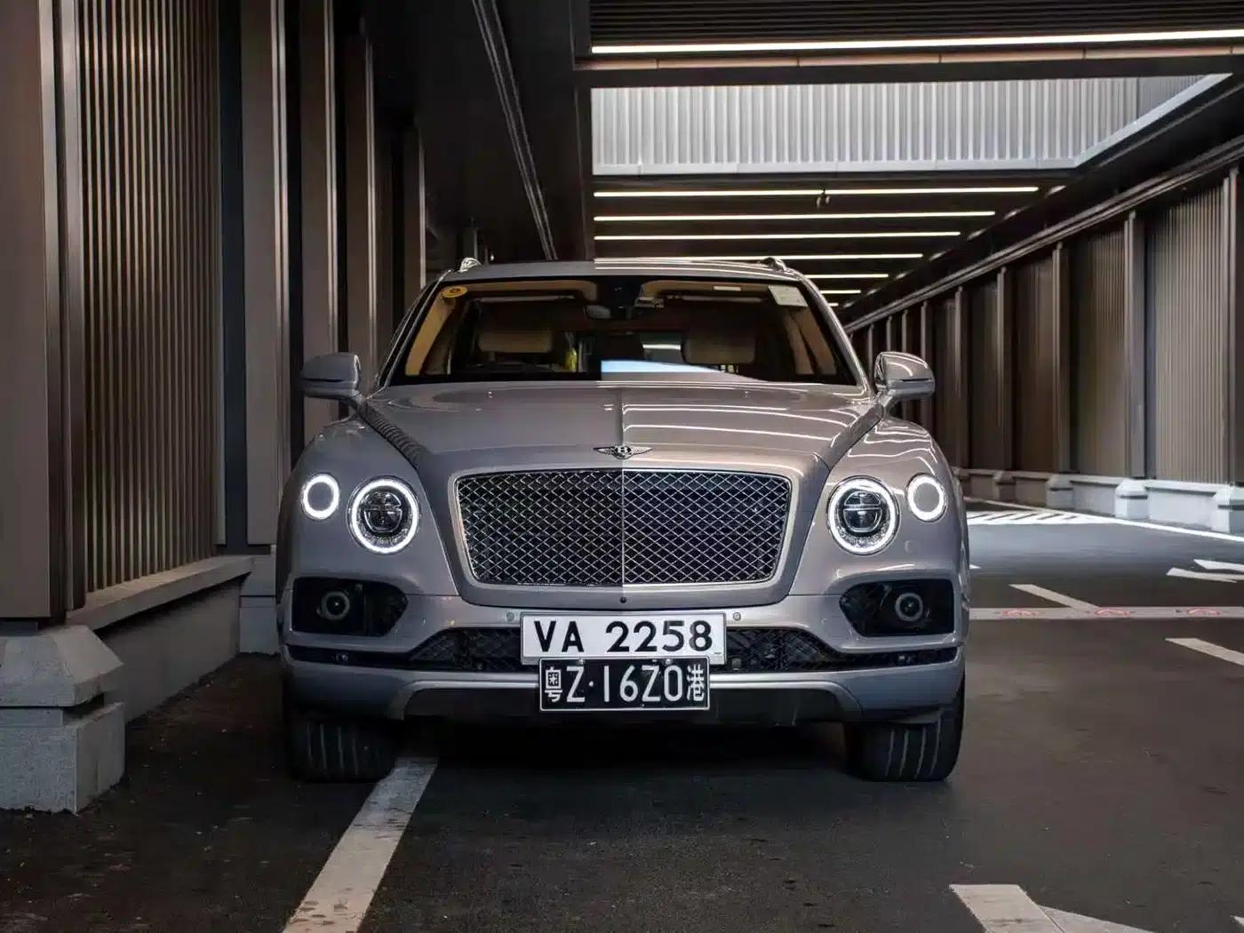 Bentayga 2016 6.0T Standard Edition — миниатюра 1