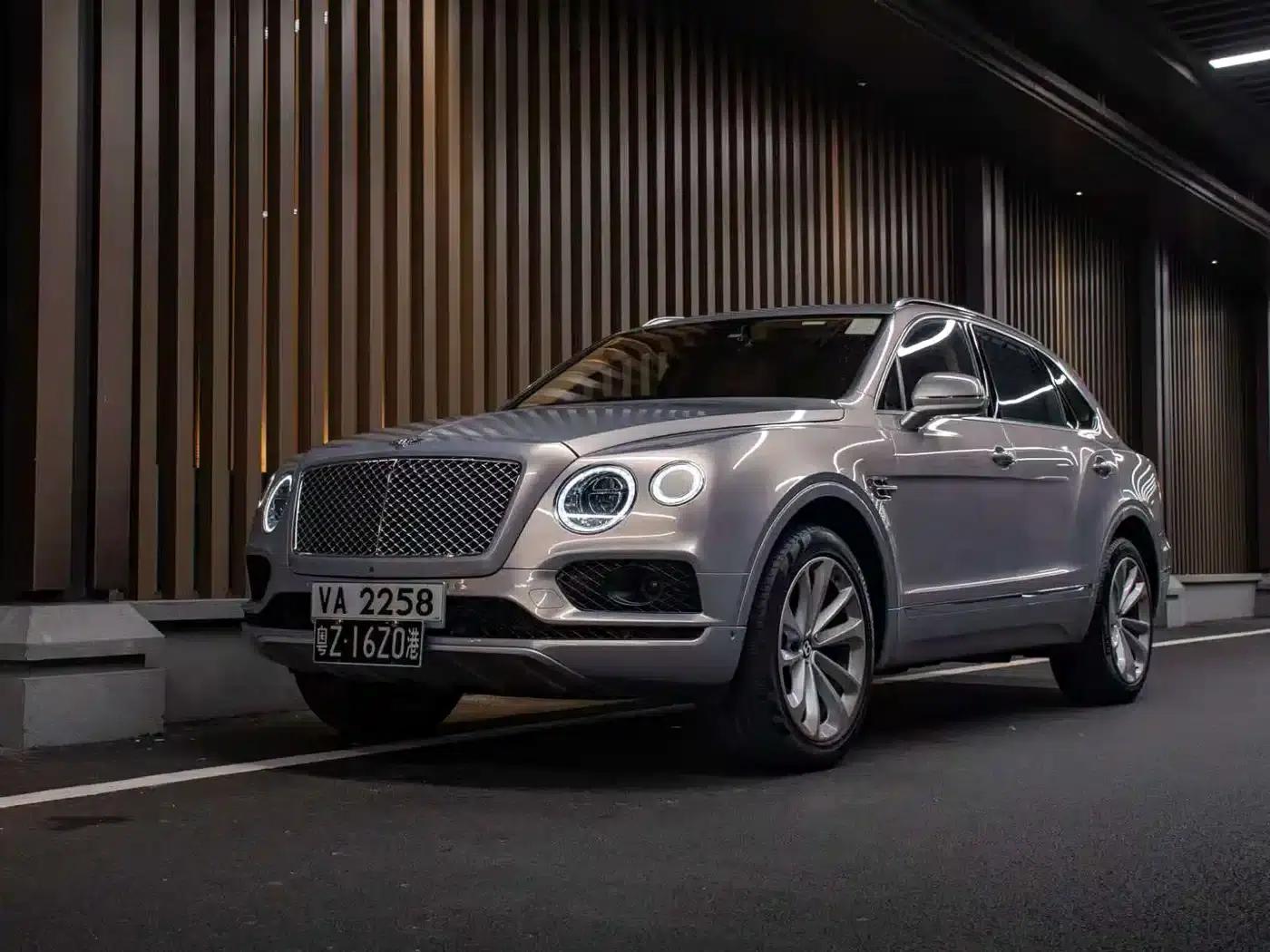 Bentayga 2016 6.0T Standard Edition — миниатюра 2