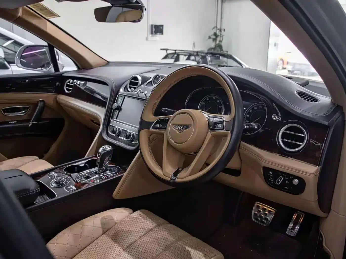 Bentayga 2016 6.0T Standard Edition — миниатюра 5