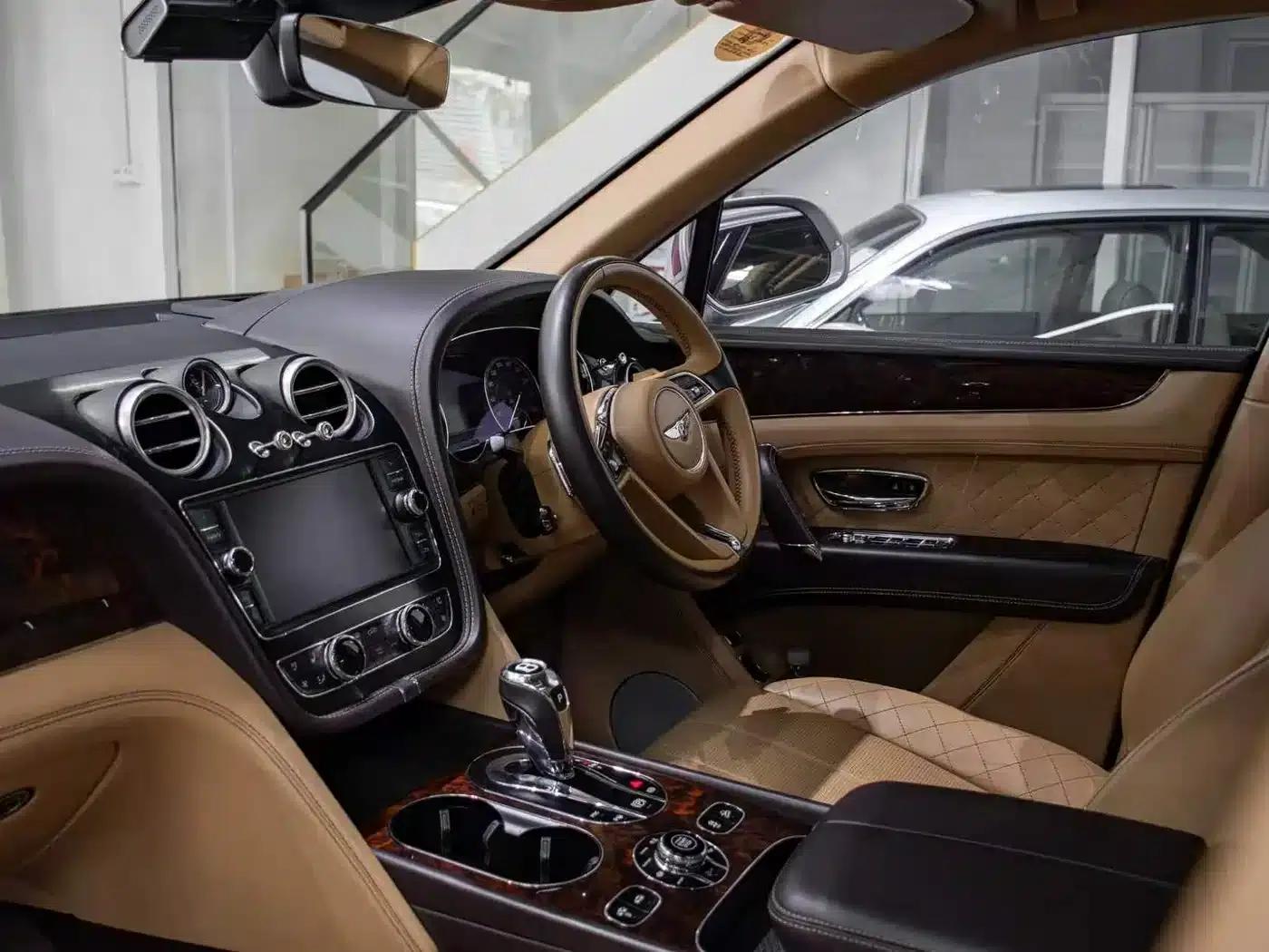 Bentayga 2016 6.0T Standard Edition — миниатюра 6