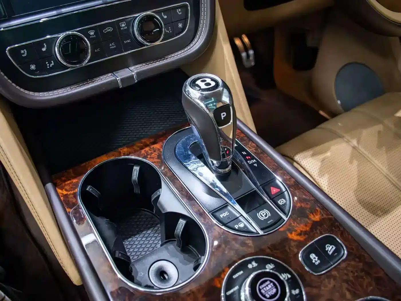 Bentayga 2016 6.0T Standard Edition — миниатюра 7