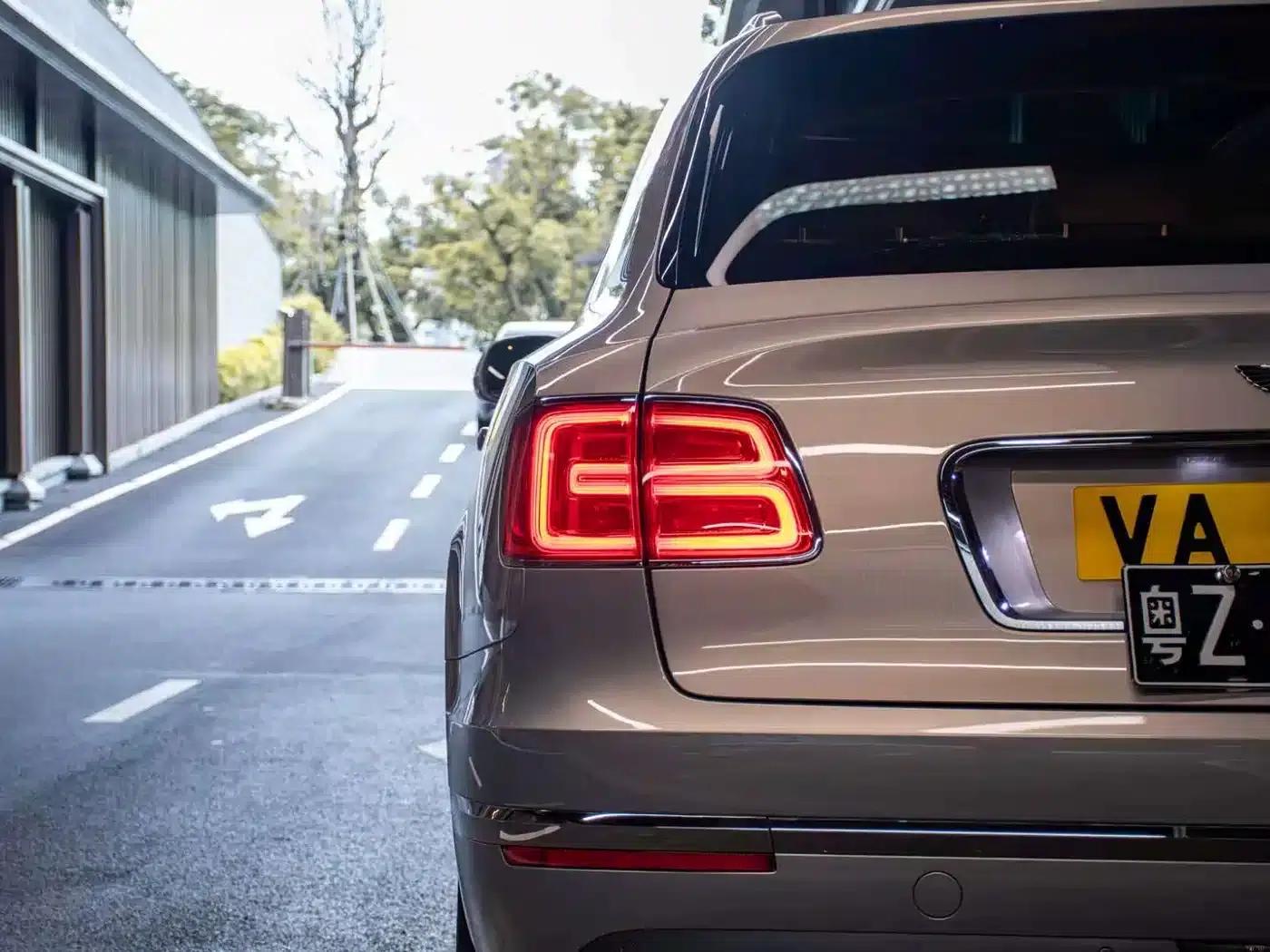 Bentayga 2016 6.0T Standard Edition — миниатюра 9