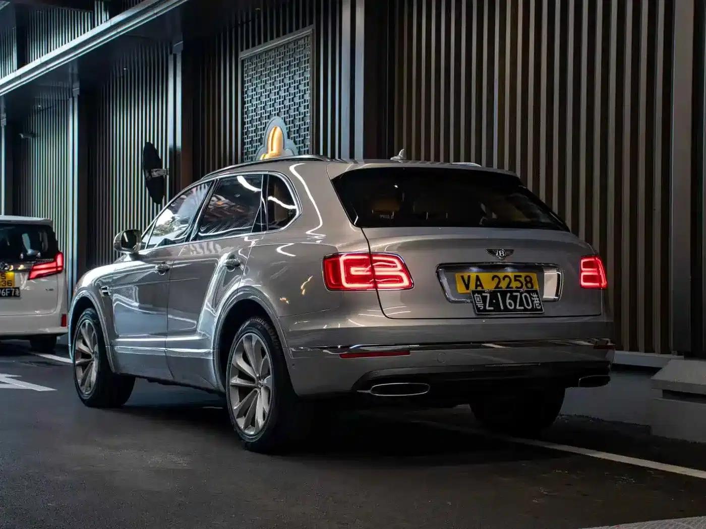 Bentayga 2016 6.0T Standard Edition — миниатюра 10