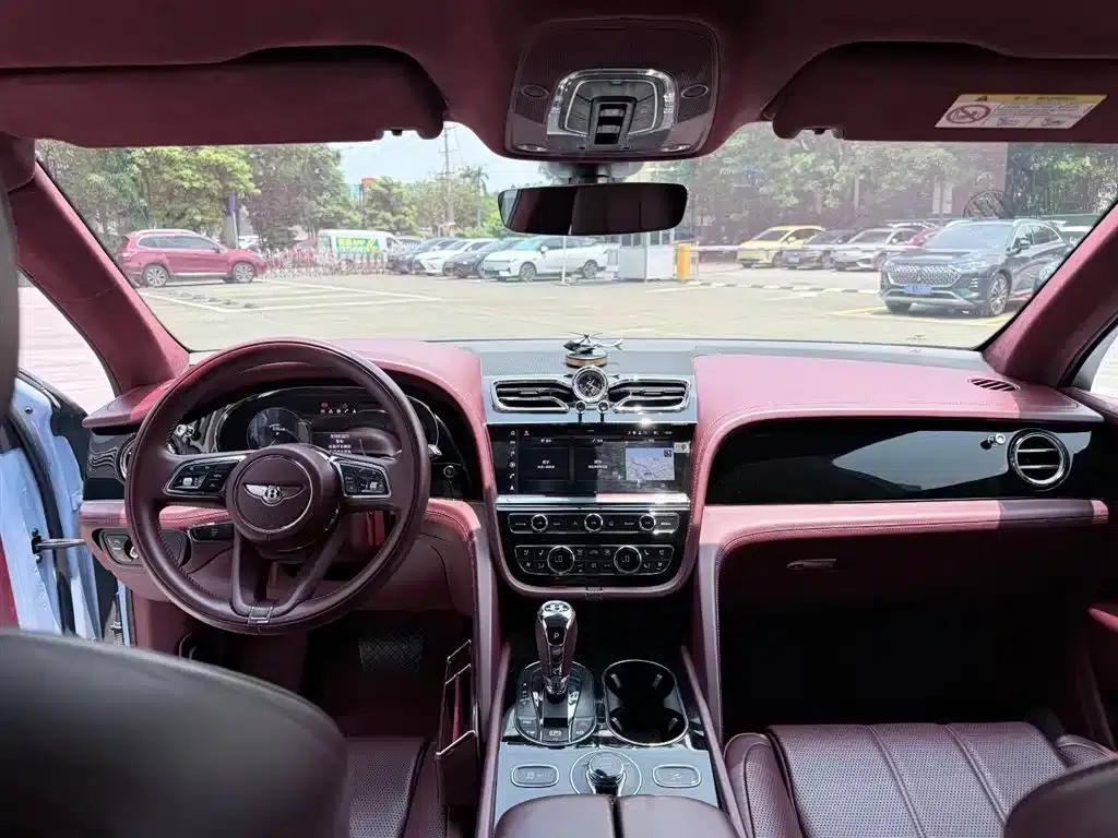 Bentayga 2021 4.0T V8 — миниатюра 13