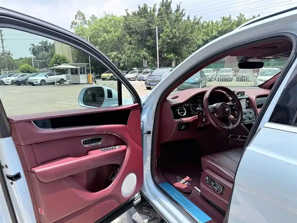 Bentayga 2021 4.0T V8 — миниатюра 9