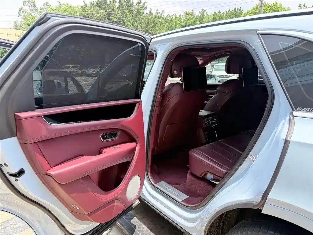 Bentayga 2021 4.0T V8 — миниатюра 10