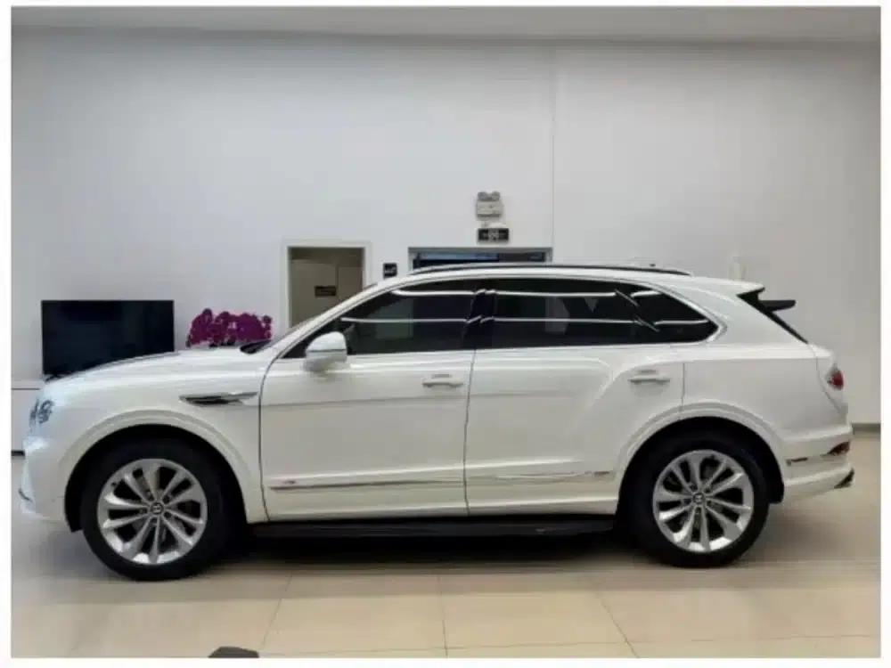 Bentayga 2021 4.0T V8 — миниатюра 10