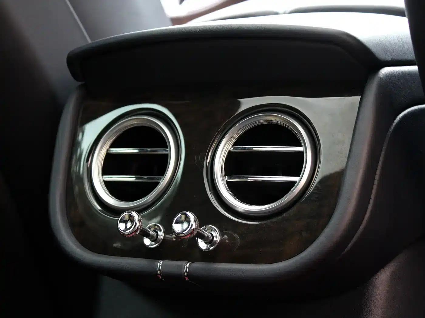Bentayga 2018 4.0T V8 — миниатюра 20