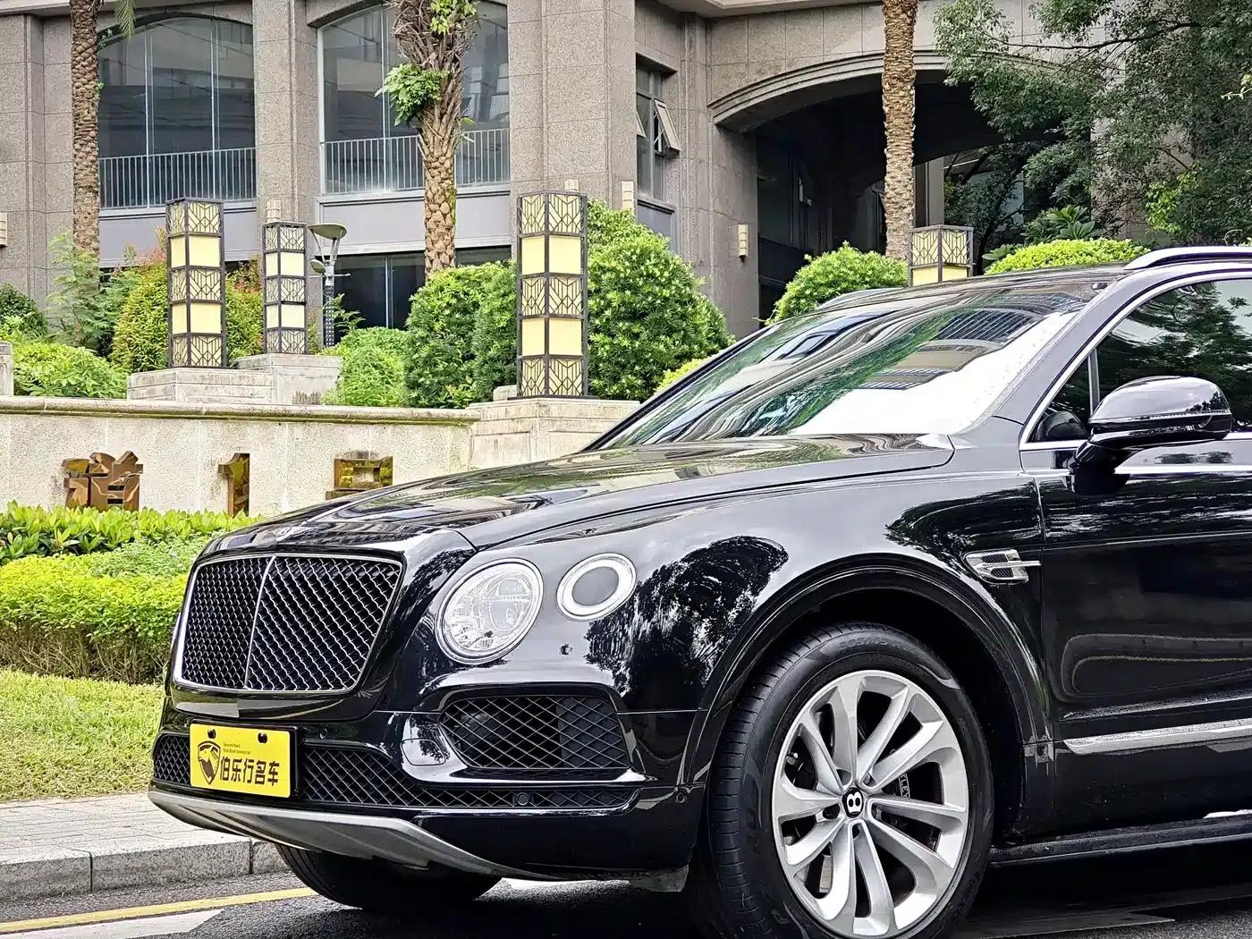 Bentayga 2018 4.0T V8 — миниатюра 3