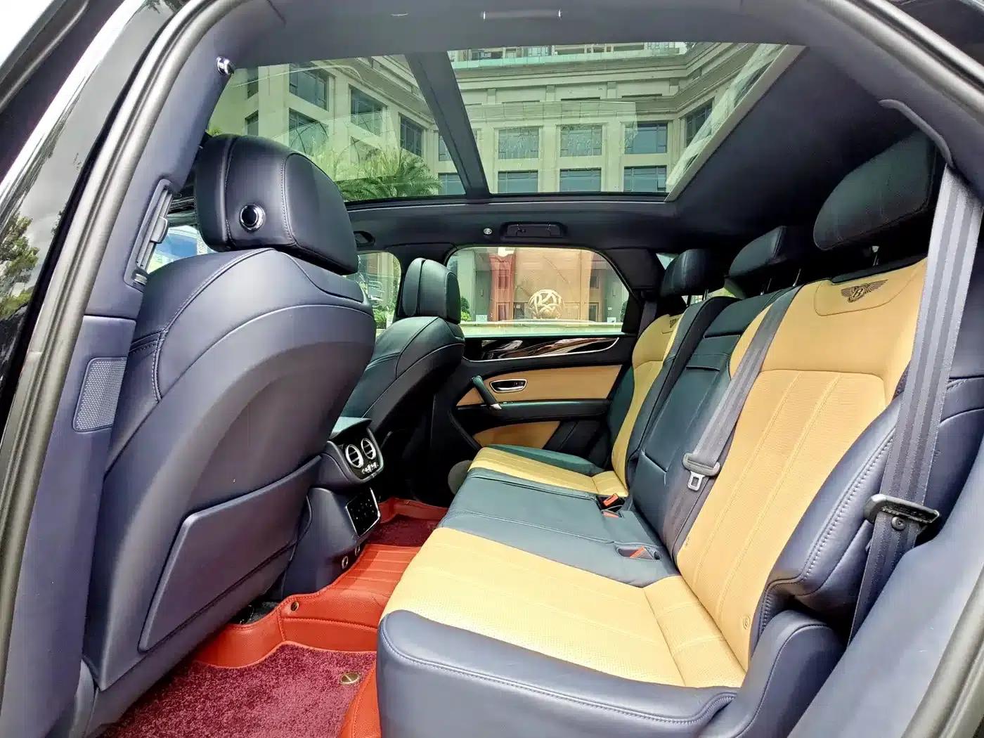 Bentayga 2018 4.0T V8 — миниатюра 24
