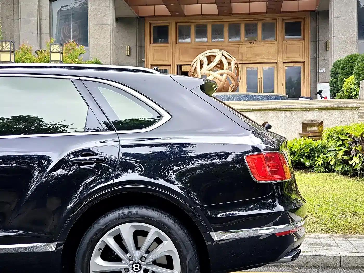 Bentayga 2018 4.0T V8 — миниатюра 25