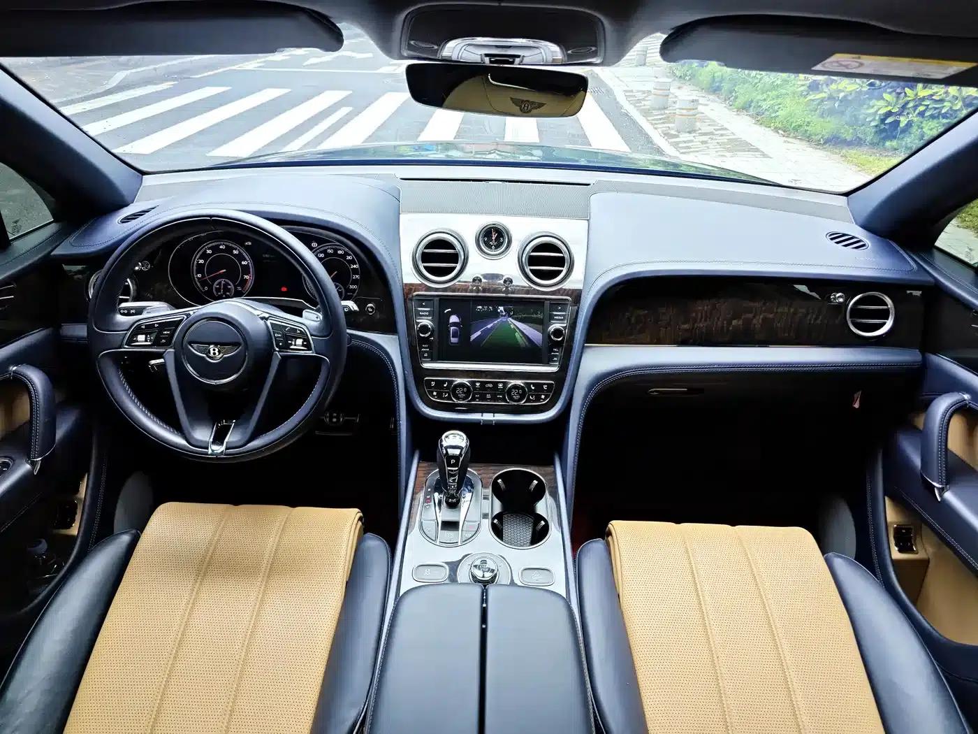 Bentayga 2018 4.0T V8 — миниатюра 6
