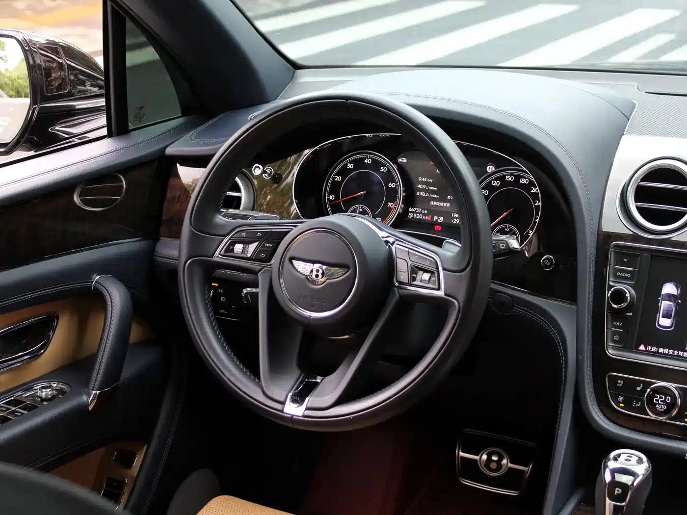 Bentayga 2018 4.0T V8 — миниатюра 7