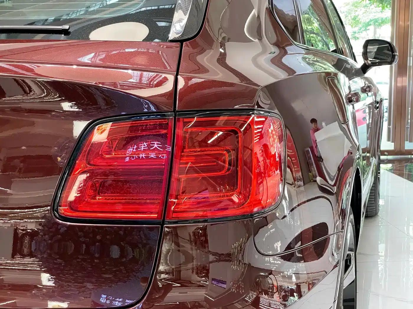 Bentayga 2018 4.0T V8 — миниатюра 15