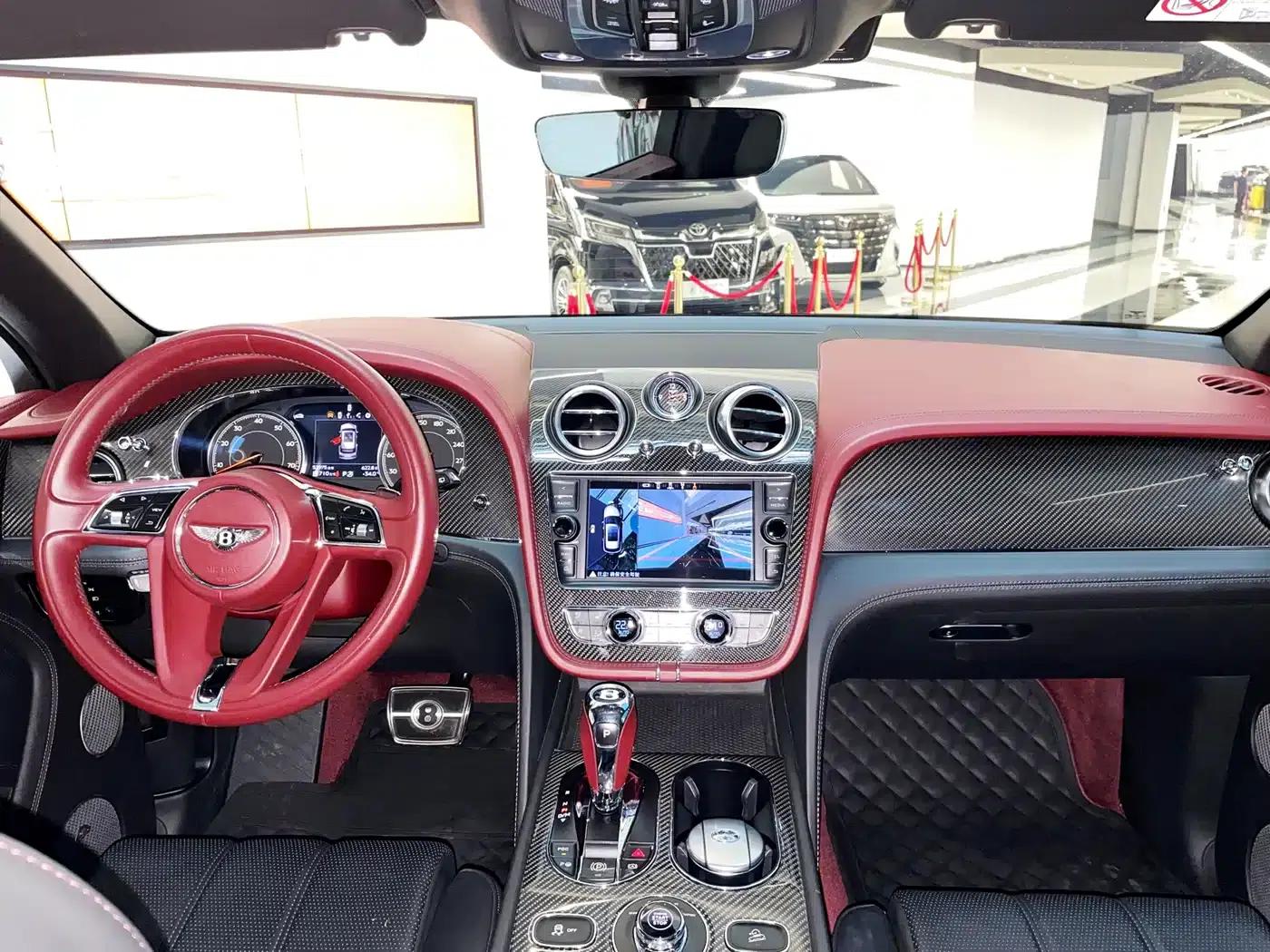 Bentayga 2018 4.0T V8 — миниатюра 18