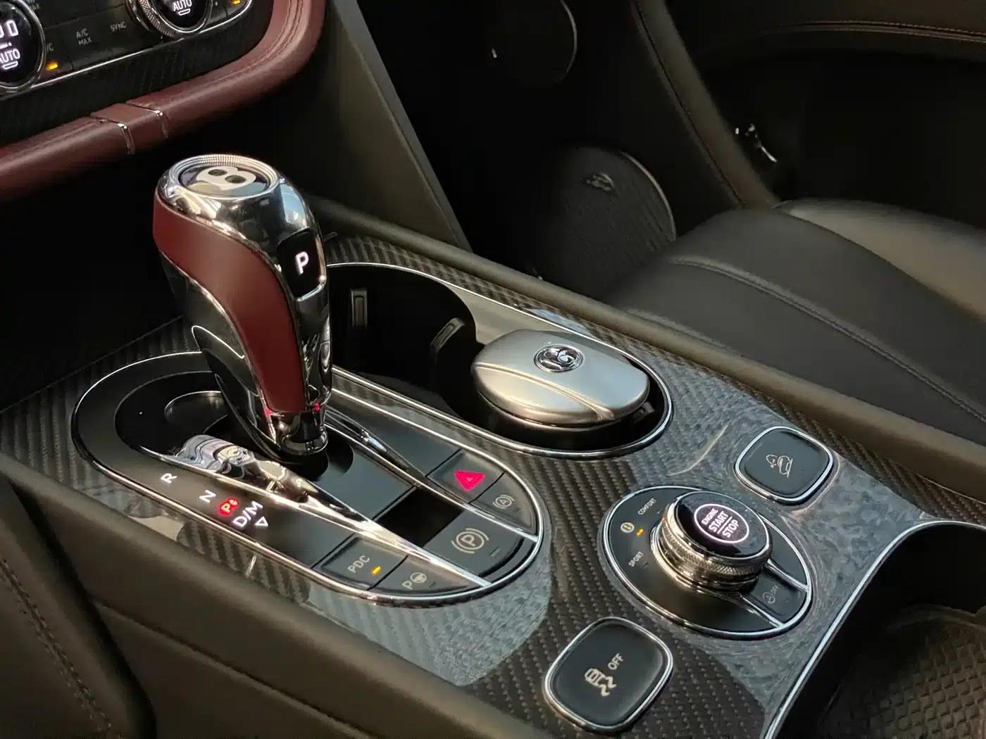 Bentayga 2018 4.0T V8 — миниатюра 19