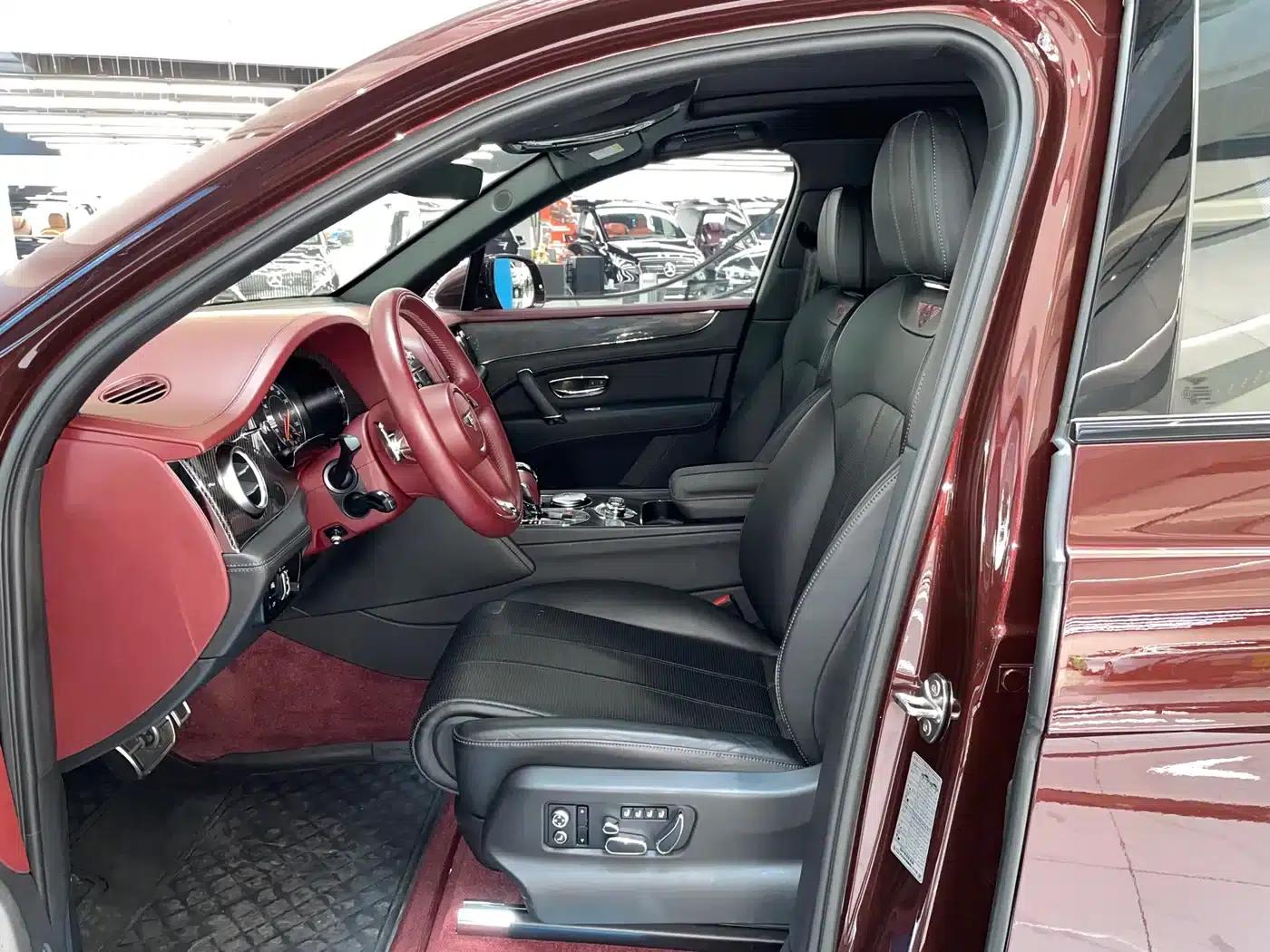 Bentayga 2018 4.0T V8 — миниатюра 7