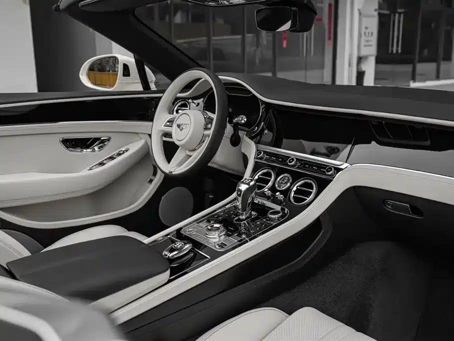 2022 Continental 4.0T GT V8 Convertible — миниатюра 4