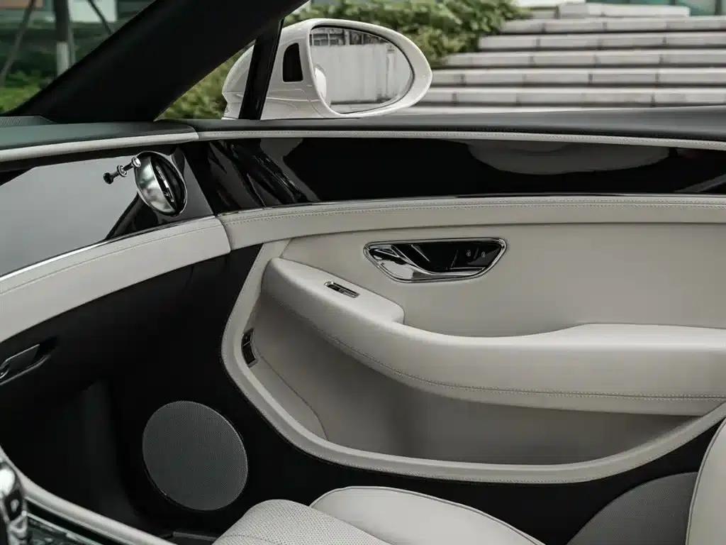 2022 Continental 4.0T GT V8 Convertible — миниатюра 6