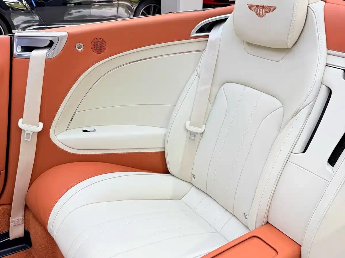 2020 Continental 4.0T GT V8 Convertible — миниатюра 15
