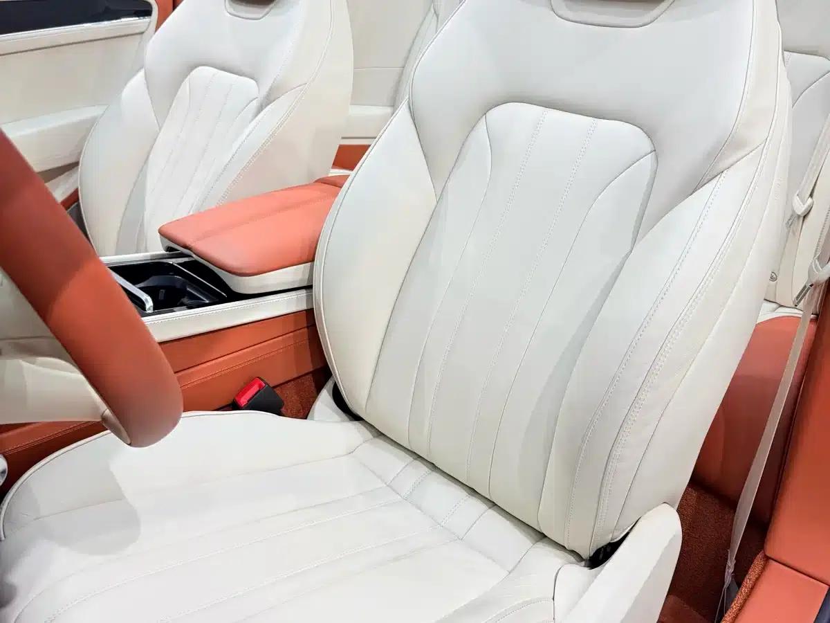 2020 Continental 4.0T GT V8 Convertible — миниатюра 16